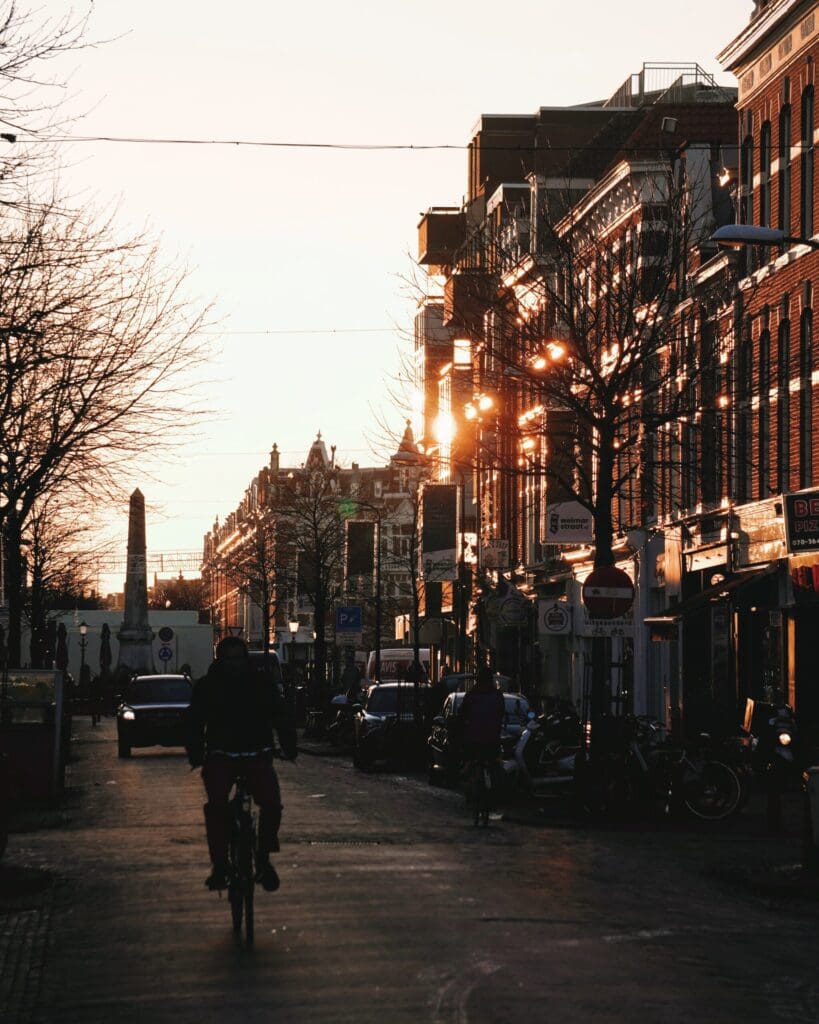 De Weimarstraat bij sunset